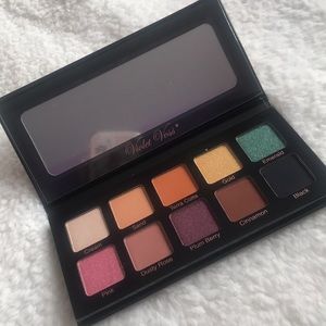 Violet Voss Essentials proseries eyeshadow palette